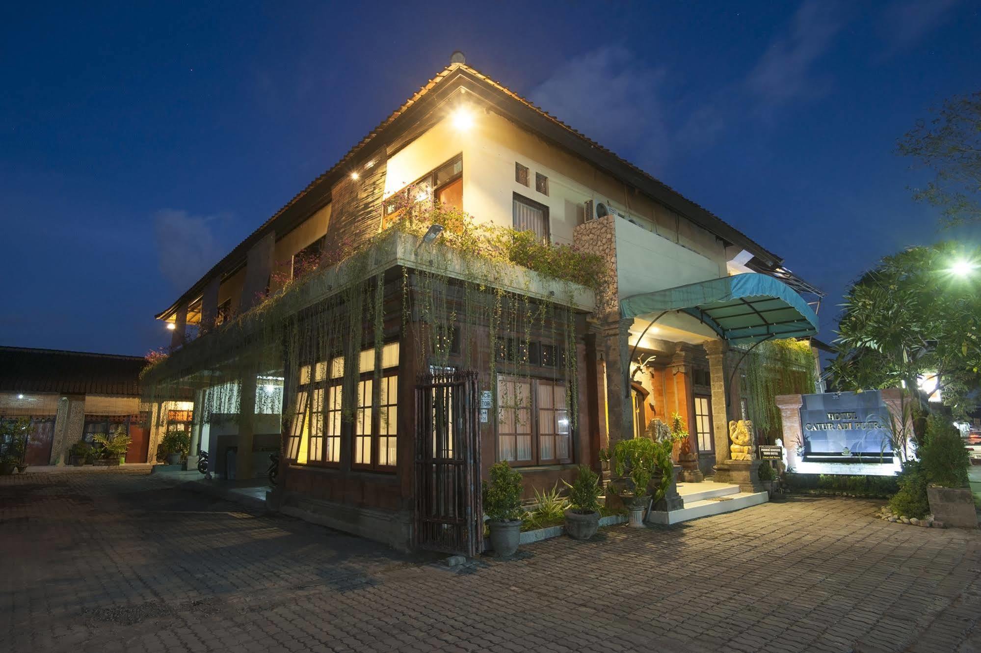 Catur Adi Putra Hotel Denpasar  Exterior photo