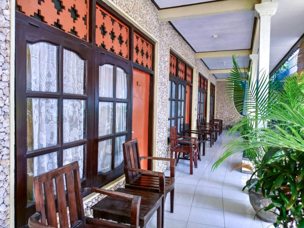 Catur Adi Putra Hotel Denpasar  Room photo