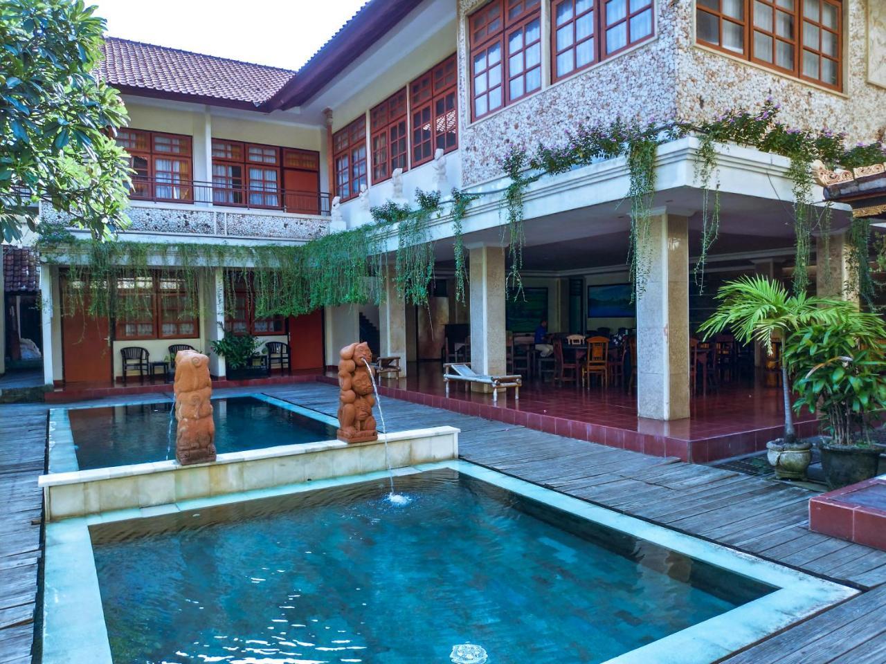 Catur Adi Putra Hotel Denpasar  Exterior photo